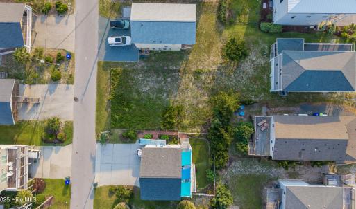 22-DJI_20250624193253_0039_D-HDR