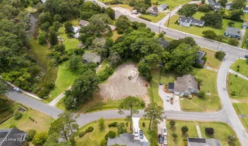 203 Sherwood Blvd Arial w Arrow