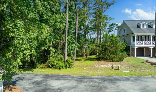 Beautiful wooded lot