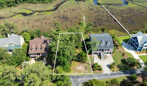 Wooded Lot Overlooking Marsh Savannah