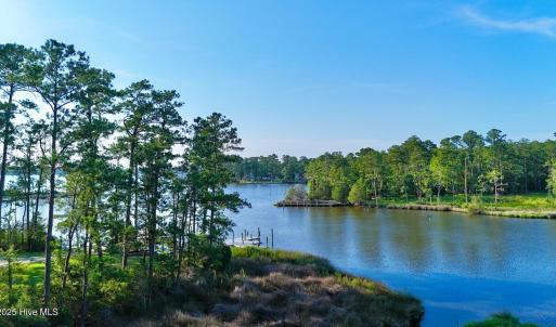 394 Bay Shores Rd