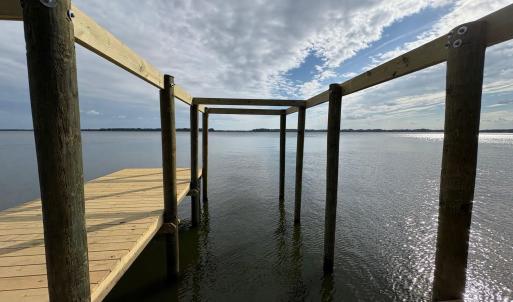 495 P V Dr pier with sace for boat or bo