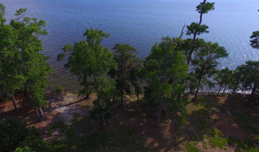 495 Pt V Dr drone shot of waterfront edg