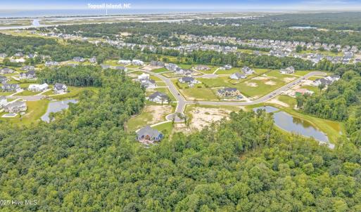 12-DJI_20250806003952_0006_D-Edit