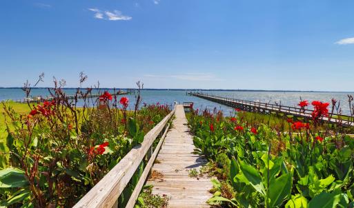 Spooner's Creek kayak launch