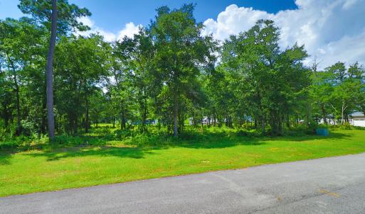 Vacant lot in Spooner's Creek