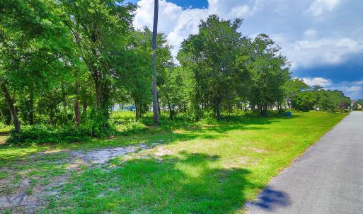 Vacant lot in Spooner's Creek