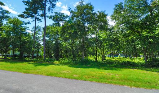 Vacant lot in Spooner's Creek