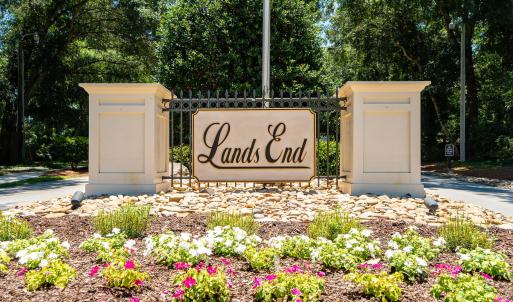 Lands End neighborhood
