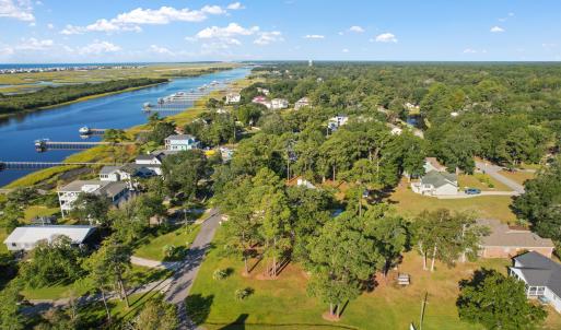 711 Waterway Dr, Sunset Beach