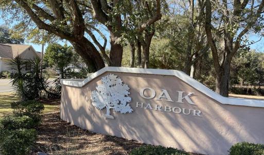 Oak Harbour Sign