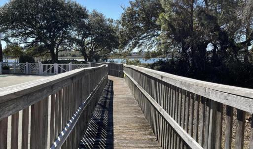 Oak Harbour community dock pic1