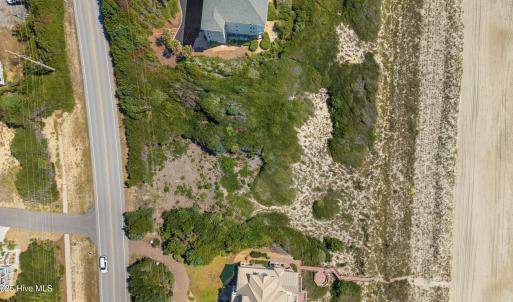 13-DJI_20250907000315_0018_D