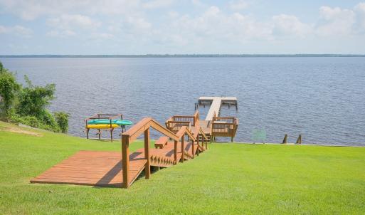 7. Common Area dock Black Rock