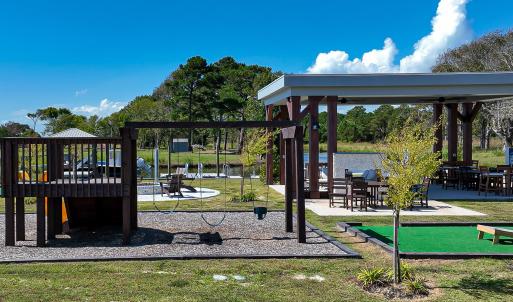 Redds Cove Amenities 09-25 MLS-6