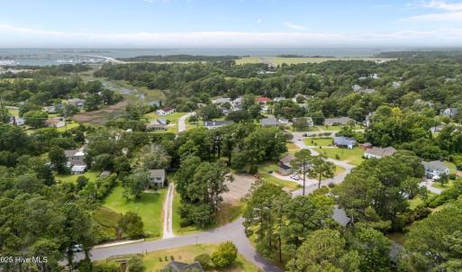 201 & 203 Sherwood Blvd