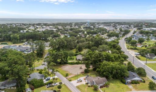 201 & 203 Sherwood Blvd