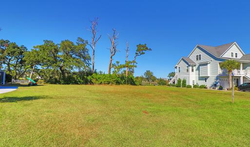 Vacant lot in Mariners Pointe