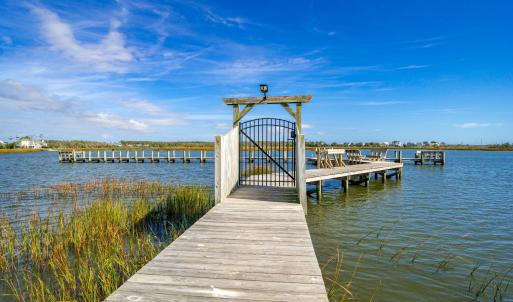 Mariners Pointe dock