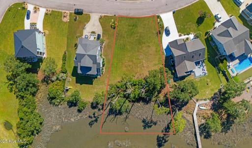 Vacant lot in Mariners Pointe