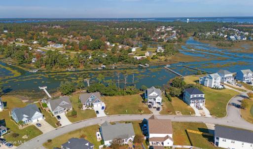 Vacant lot in Mariners Pointe
