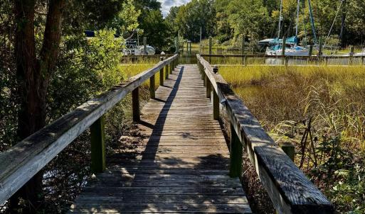 Dock D