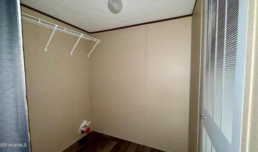 Pantry/Laundry