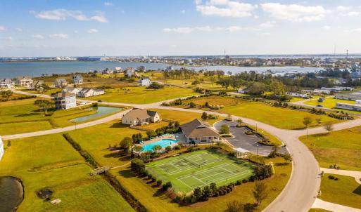 20-web-or-mls-Mariners Pointe Amenities