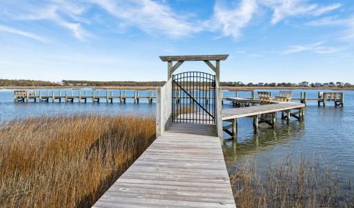 31-web-or-mls-Mariners Pointe Stock5