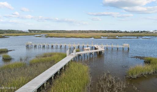 28-web-or-mls-Mariners Pointe Stock1