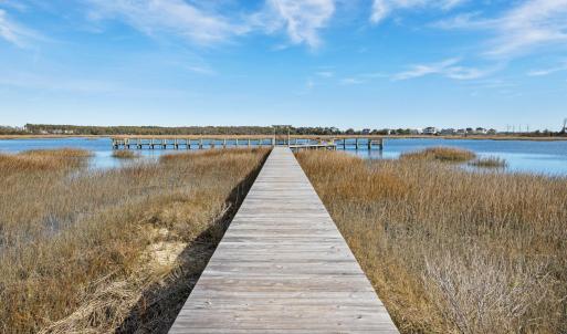 32-web-or-mls-Mariners Pointe Stock6