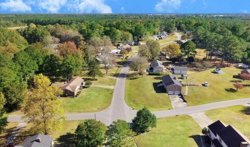 11-Country Squire Rd-11