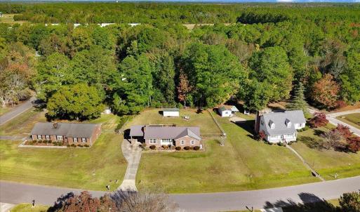 15-Country Squire Rd-15