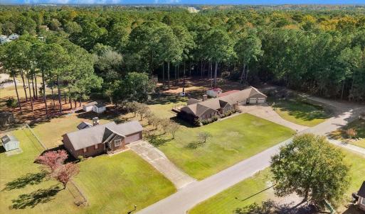 21-Country Squire Rd-21