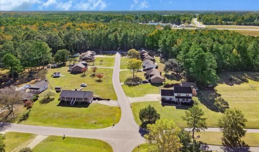 19-Country Squire Rd-19