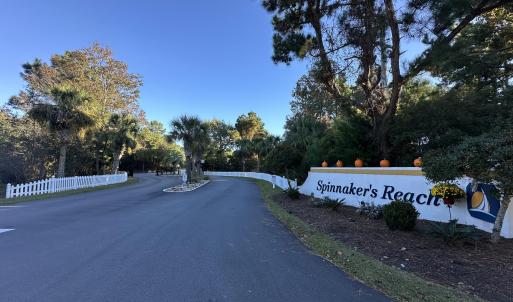 Spinnakers Reach Entrance 1.2
