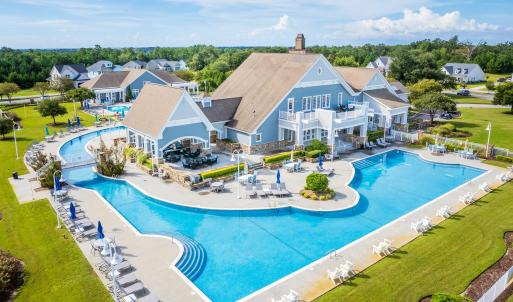 pool-clubhouse-02