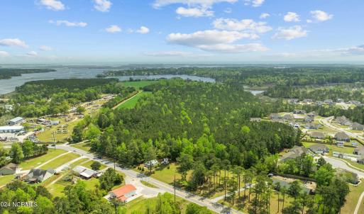 517 Queens Creek Rd (36)