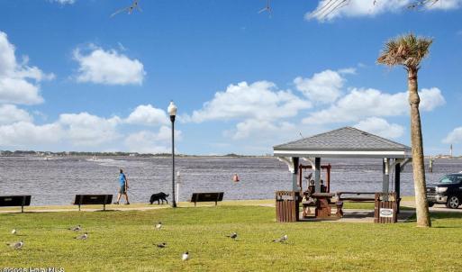 100223827_0_bnmreb_r