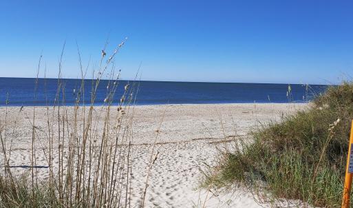 BEACH ACCESS AT 72nd Street