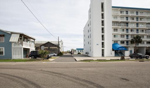 Sumter105Street ShaneL33A0600 copy