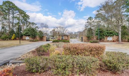 823 Chadwick Shores Dr Sneads-large-046-