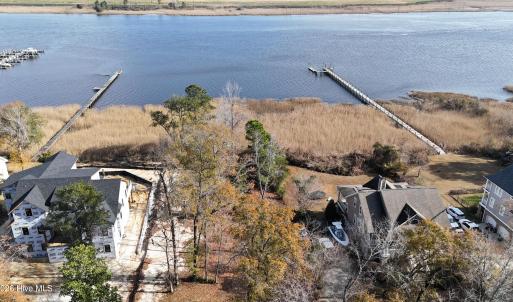 DJI_20251225005728_0013_D