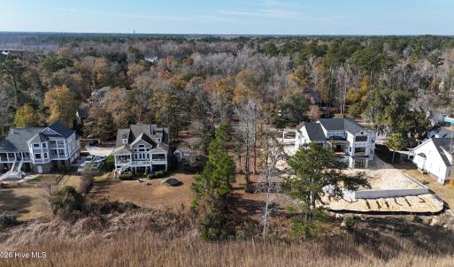 DJI_20251225005515_0005_D