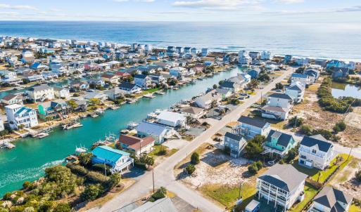 016_2103_shoreline_dr_final-17_768