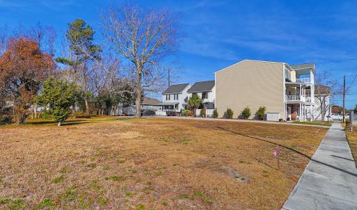Spacious Beaufort Lot