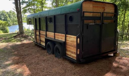 TRAILER PHOTO II