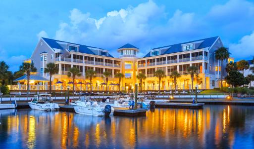 12 THe Marina