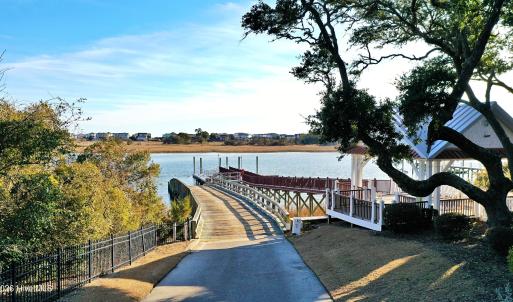 Deep water boat launch