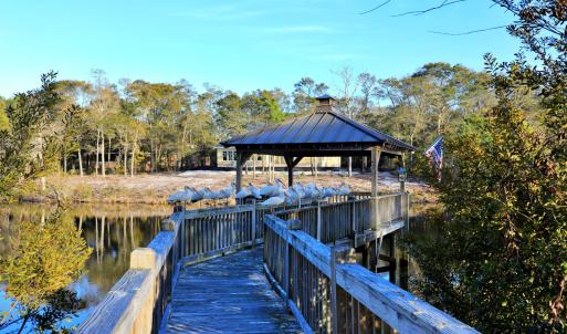 Hewett's Lake